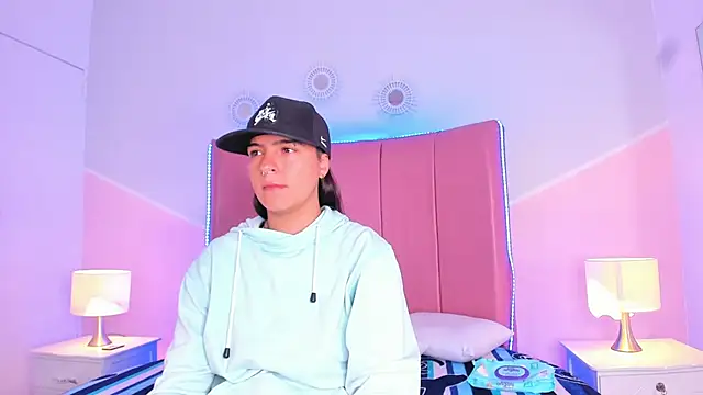 Liiam smith  online show from 09.09.25