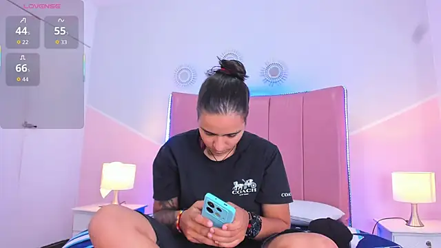 Liiam smith  online show from 09.19.25