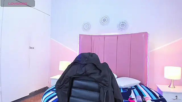 Liiam smith  online show from 10.20.25