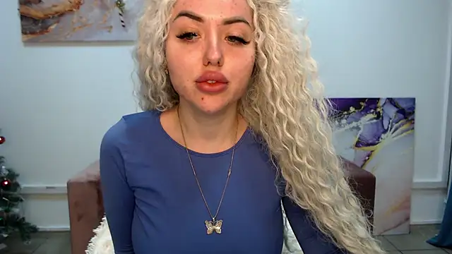 Snapshot of MissisCaty chatting on 02.03.25 MissisCaty online show from 02.03.25