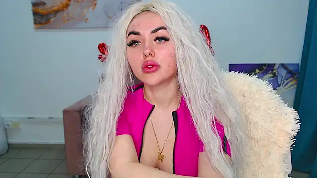 Snapshot of MissisCaty chatting on 03.16.25 MissisCaty online show from 03.16.25