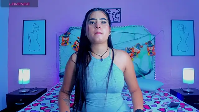  Emma whiitee  online show from 10.26.25