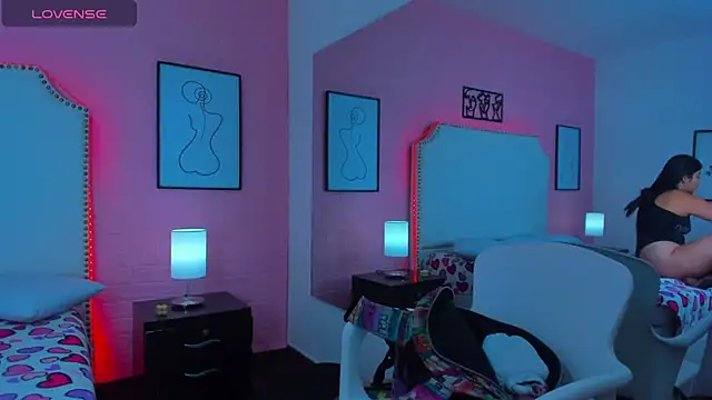  Emma whiitee  online show from 11.10.25