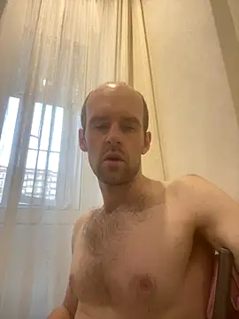 LynnAhNight online show from 09.11.25