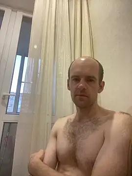 LynnAhNight online show from 09.17.25