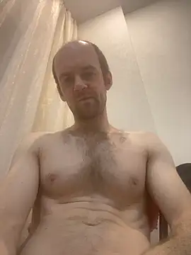 LynnAhNight online show from 10.25.25