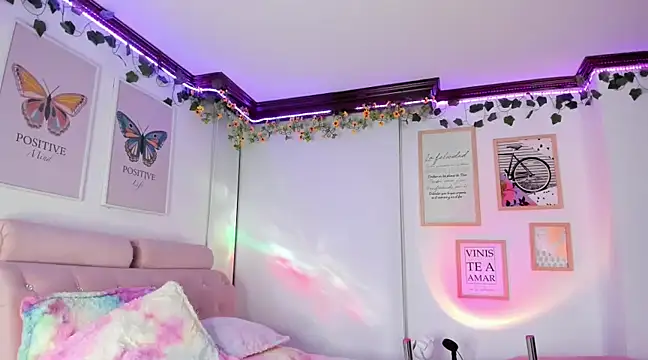 Snapshot of NamiDoll chatting on 02.08.25 NamiDoll online show from 02.08.25