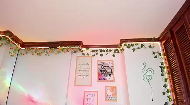 Snapshot of NamiDoll chatting on 02.10.25 NamiDoll online show from 02.10.25