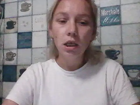Snapshot of Anna_wey chatting on 10.02.25 Anna wey online show from 10.02.25