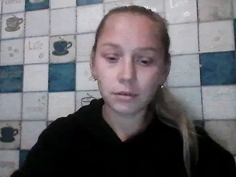 Snapshot of Anna_wey chatting on 10.08.25 Anna wey online show from 10.08.25