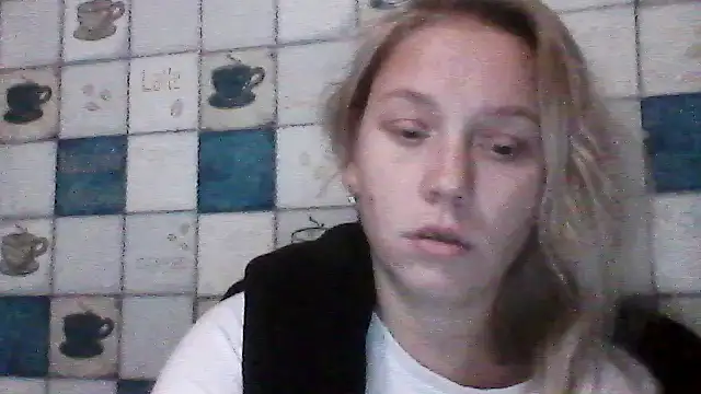 Snapshot of Anna_wey chatting on 10.20.25 Anna wey online show from 10.20.25