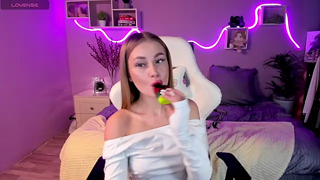 AnitaLamb online show from 02.02.25