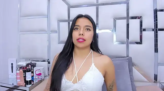 ZoeWan69 online show from 02.19.25