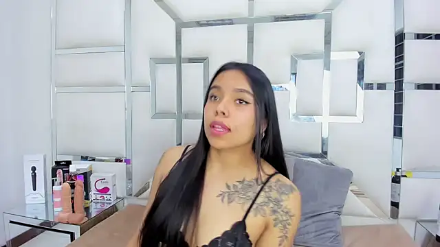 ZoeWan69 online show from 03.11.25