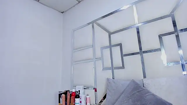 ZoeWan69 online show from 10.03.25