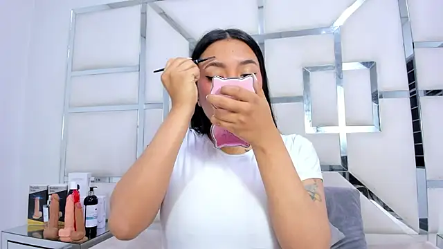 ZoeWan69 online show from 11.19.25