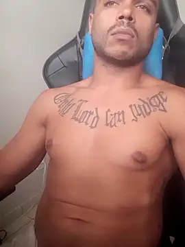 Snapshot of mcloveyiii chatting on 03.17.25 mcloveyiii online show from 03.17.25