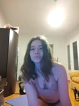 Snapshot of girliemilk chatting on 03.13.25 girliemilk online show from 03.13.25