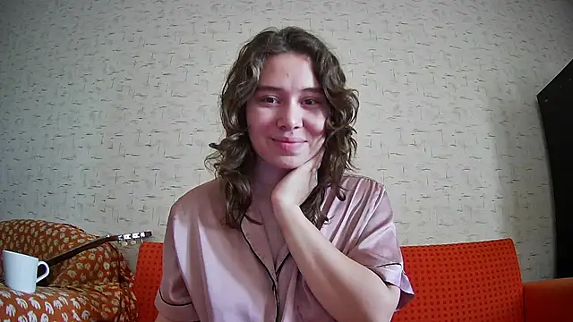 Snapshot of girliemilk chatting on 11.04.25 girliemilk online show from 11.04.25