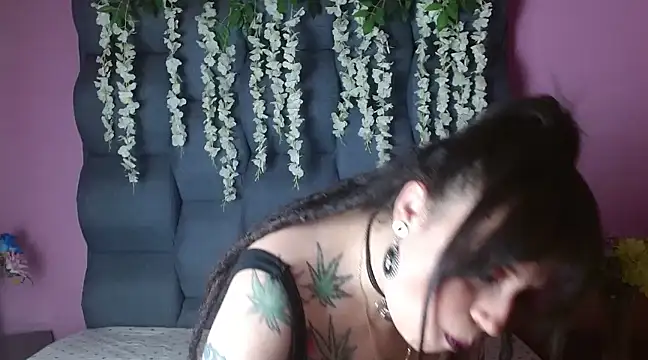 Snapshot of Fenix_Lilith chatting on 03.19.25 Fenix Lilith online show from 03.19.25