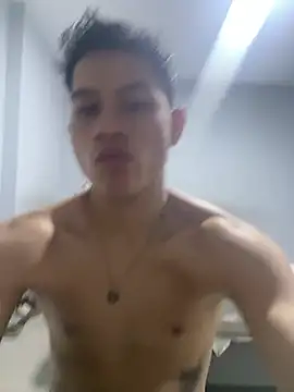 Snapshot of Maxhotmen chatting on 02.10.25 Maxhotmen online show from 02.10.25