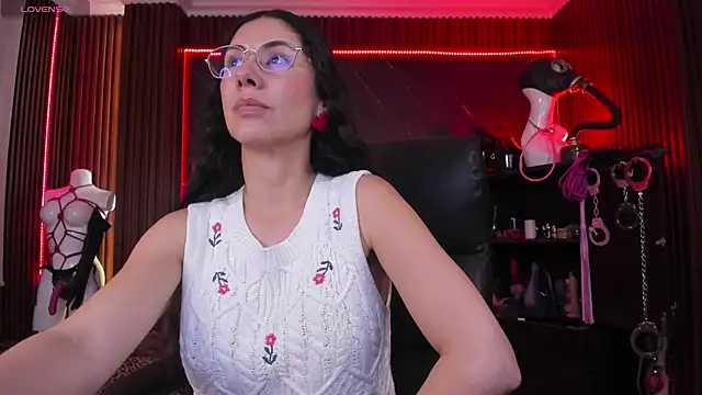 XiaQueen online show from 11.29.25