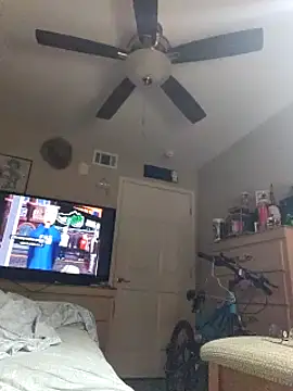 Snapshot of Dara4q chatting on 03.13.25 Dara4q online show from 03.13.25