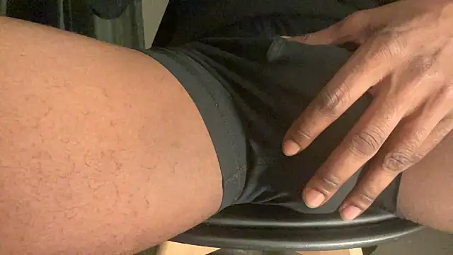 Snapshot of DoctorGirthBBC chatting on 02.04.25 DoctorGirthBBC online show from 02.04.25