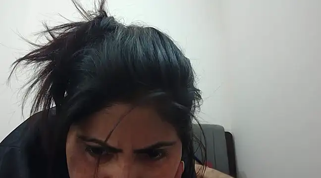 Snapshot of Queen_Couple chatting on 02.09.25 Queen Couple online show from 02.09.25