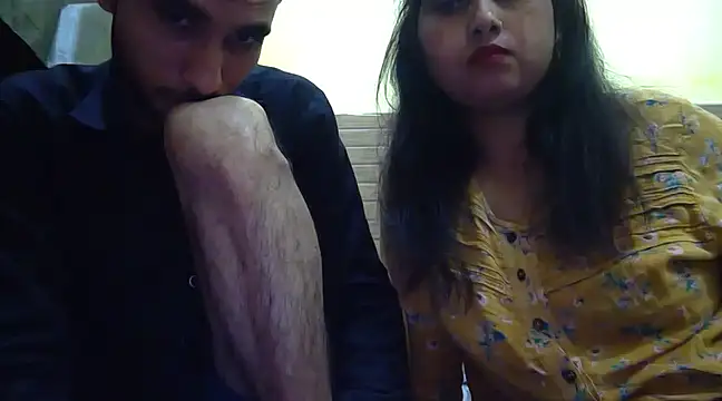 Snapshot of Queen_Couple chatting on 02.14.25 Queen Couple online show from 02.14.25