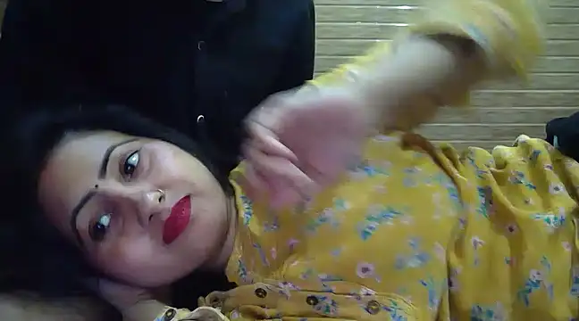 Snapshot of Queen_Couple chatting on 02.14.25 Queen Couple online show from 02.14.25