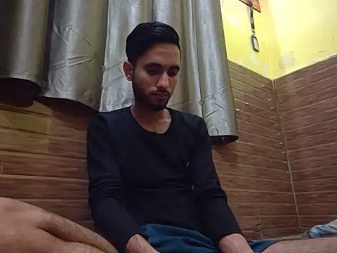 Snapshot of Queen_Couple chatting on 03.01.25 Queen Couple online show from 03.01.25