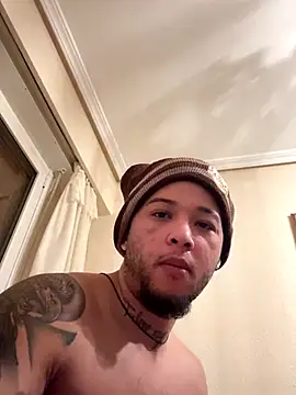 Snapshot of yeiyei_oficial chatting on 10.24.25 yeiyei oficial online show from 10.24.25