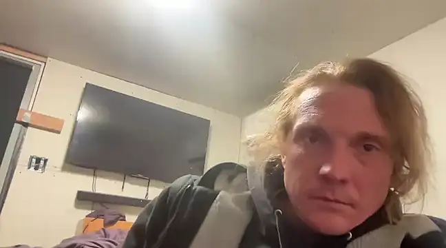 Snapshot of redone8in chatting on 02.04.25 redone8in online show from 02.04.25