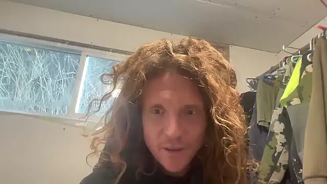 Snapshot of redone8in chatting on 02.12.25 redone8in online show from 02.12.25