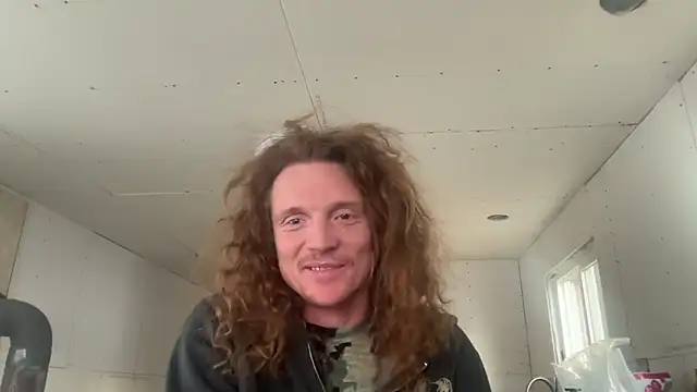 Snapshot of redone8in chatting on 02.15.25 redone8in online show from 02.15.25