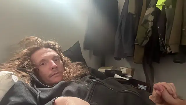 Snapshot of redone8in chatting on 02.15.25 redone8in online show from 02.15.25