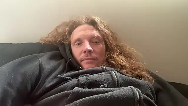 Snapshot of redone8in chatting on 02.16.25 redone8in online show from 02.16.25