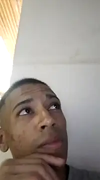 Snapshot of Mineirinho043 chatting on 02.05.25 Mineirinho043 online show from 02.05.25