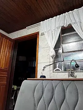 Snapshot of Mineirinho043 chatting on 02.28.25 Mineirinho043 online show from 02.28.25