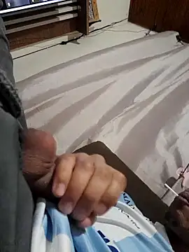 Snapshot of Mineirinho043 chatting on 03.05.25 Mineirinho043 online show from 03.05.25