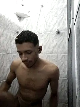 Snapshot of Mineirinho043 chatting on 03.18.25 Mineirinho043 online show from 03.18.25