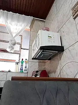 Snapshot of Mineirinho043 chatting on 03.19.25 Mineirinho043 online show from 03.19.25