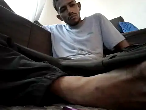 Snapshot of Mineirinho043 chatting on 03.20.25 Mineirinho043 online show from 03.20.25