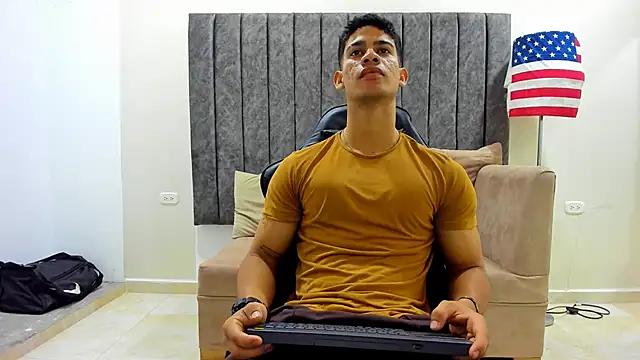 Snapshot of ANDRES_STUD chatting on 03.20.25 ANDRES STUD online show from 03.20.25