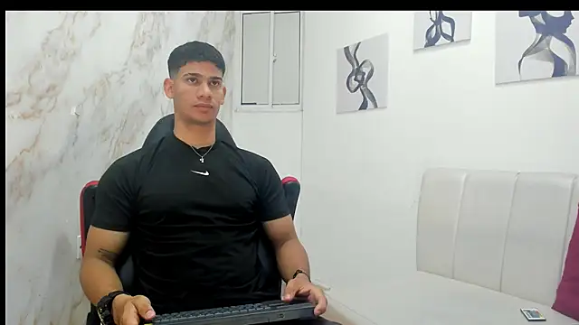 Snapshot of ANDRES_STUD chatting on 10.11.25 ANDRES STUD online show from 10.11.25