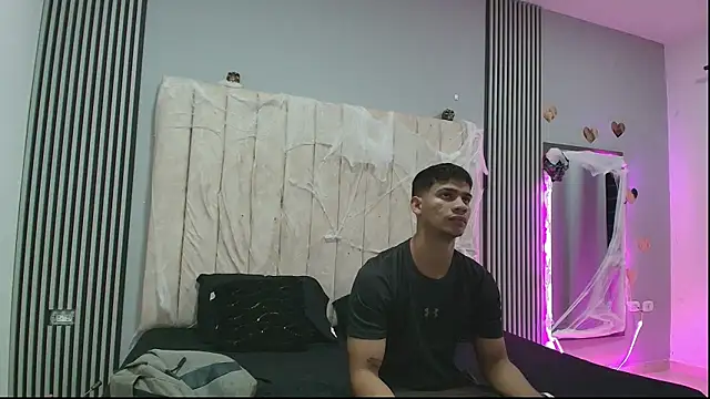 Snapshot of ANDRES_STUD chatting on 10.12.25 ANDRES STUD online show from 10.12.25