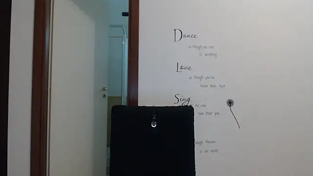 Snapshot of Eva_Eldis chatting on 09.29.25 Eva Eldis online show from 09.29.25