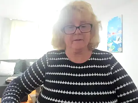 Snapshot of NoraJohnson6 chatting on 10.04.25 NoraJohnson6 online show from 10.04.25