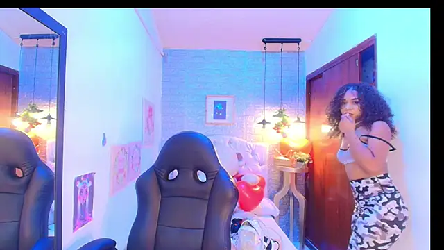 tylla  online show from 03.04.25